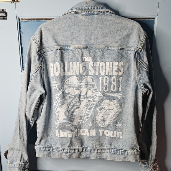 the Rolling Stones Jackets & Blazers - Rolling Stones Unisexual Blue Denim Jacket By Bravado Medium